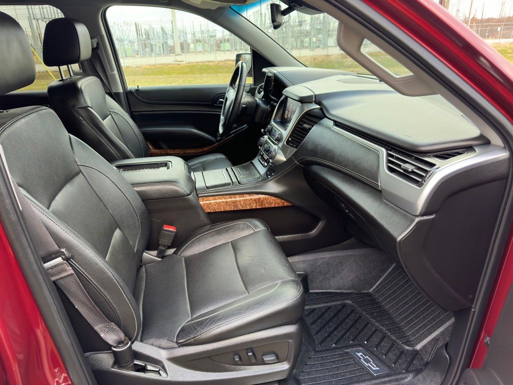 2017 Chevrolet Suburban Image 14