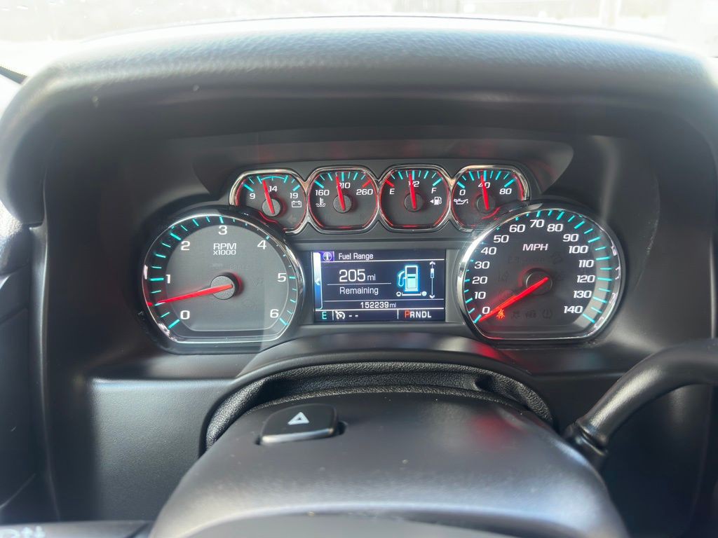 2017 Chevrolet Suburban Image 15