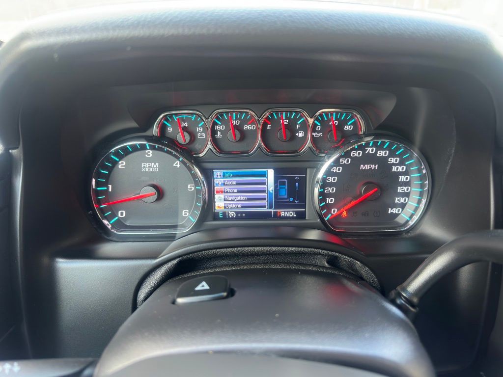 2017 Chevrolet Suburban Image 16