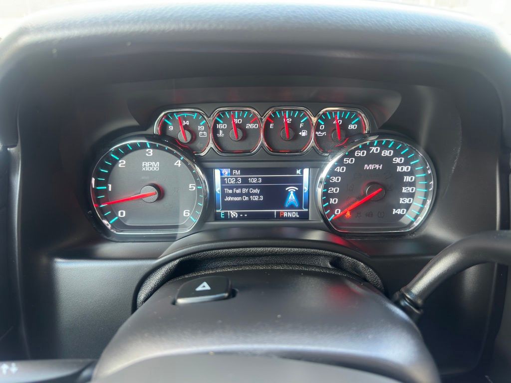 2017 Chevrolet Suburban Image 17