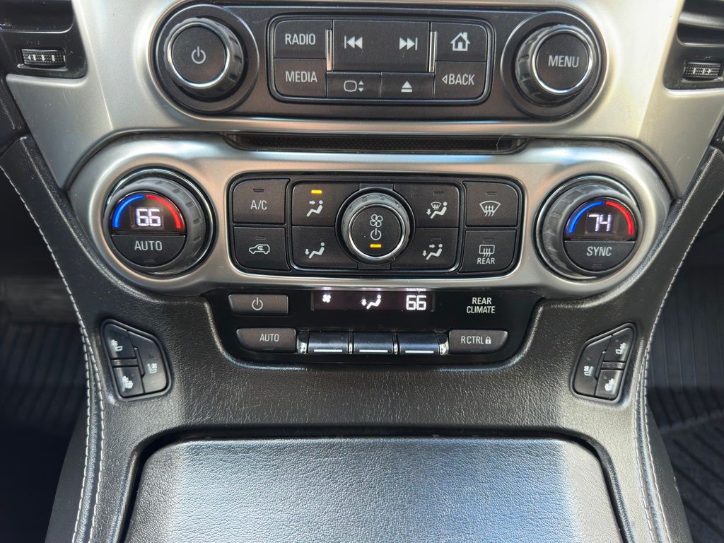 2017 Chevrolet Suburban Image 27