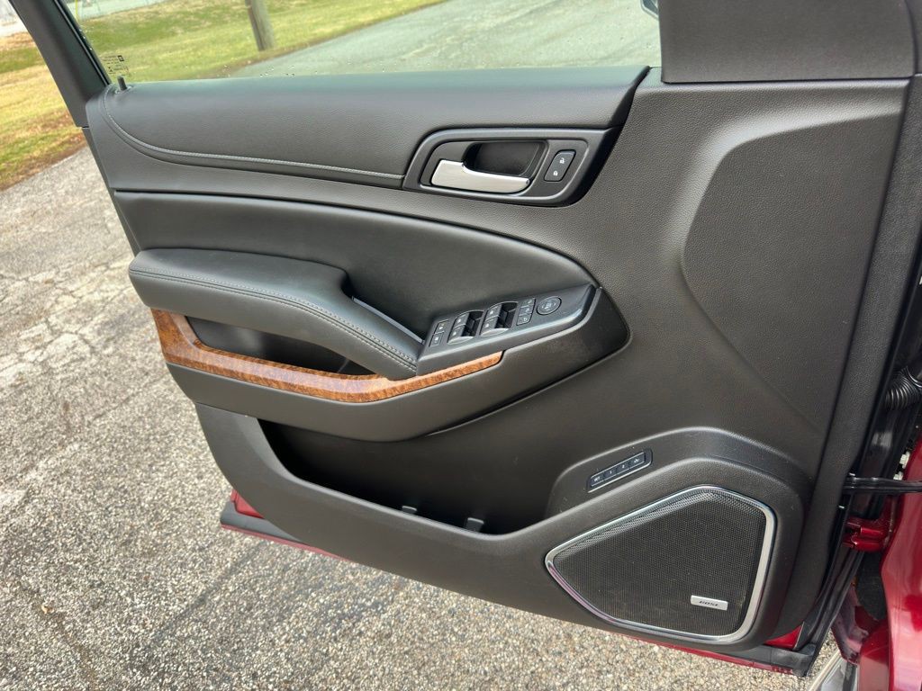 2017 Chevrolet Suburban Image 29