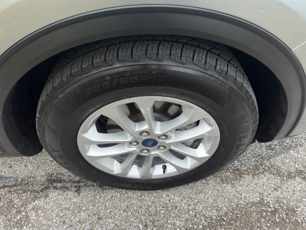 2021 Ford Escape Image 43