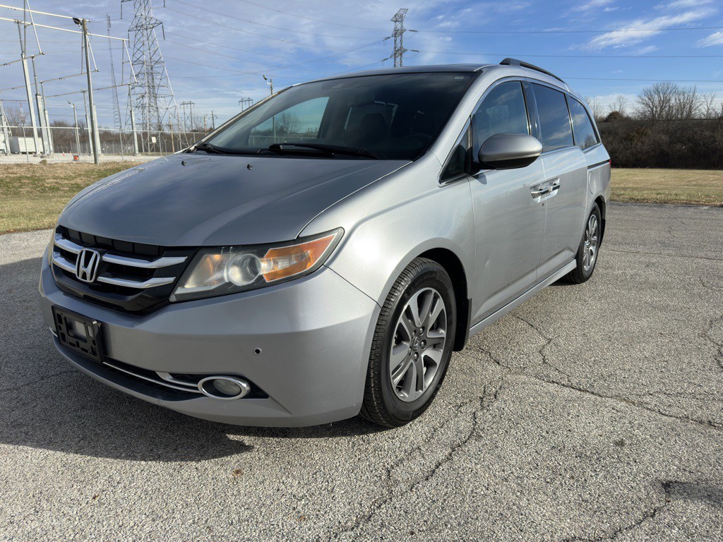 2016 Honda Odyssey Image 1