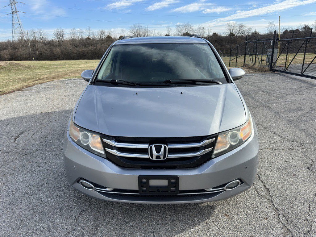 2016 Honda Odyssey Image 2