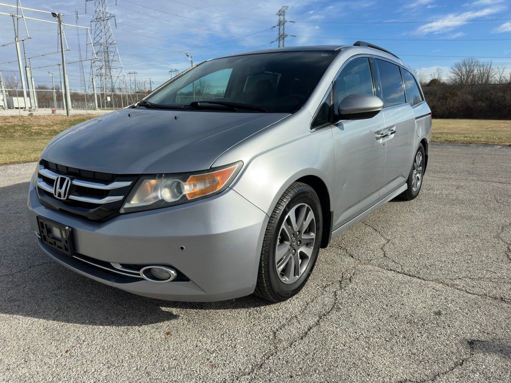 2016 Honda Odyssey Image 1