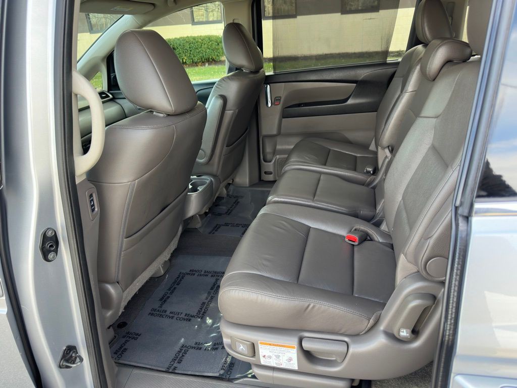 2016 Honda Odyssey Image 11