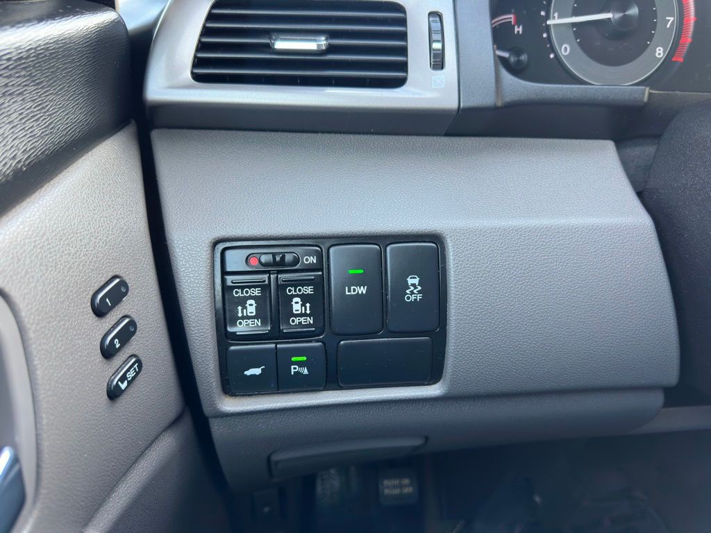 2016 Honda Odyssey Image 21