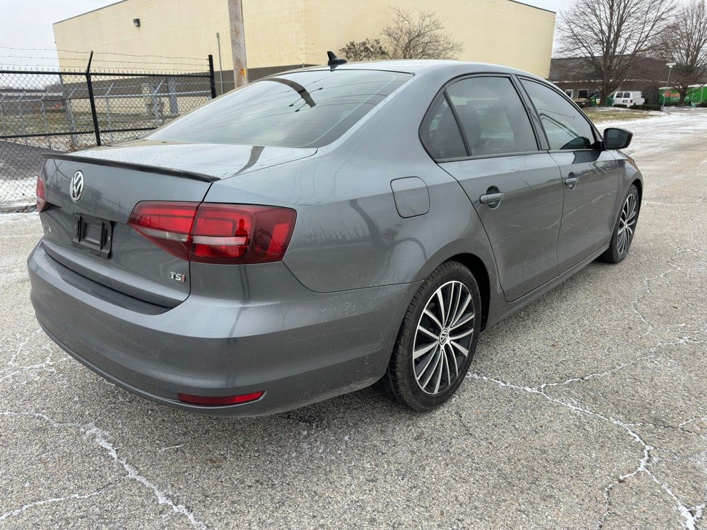 2016 Volkswagen Jetta Image 5