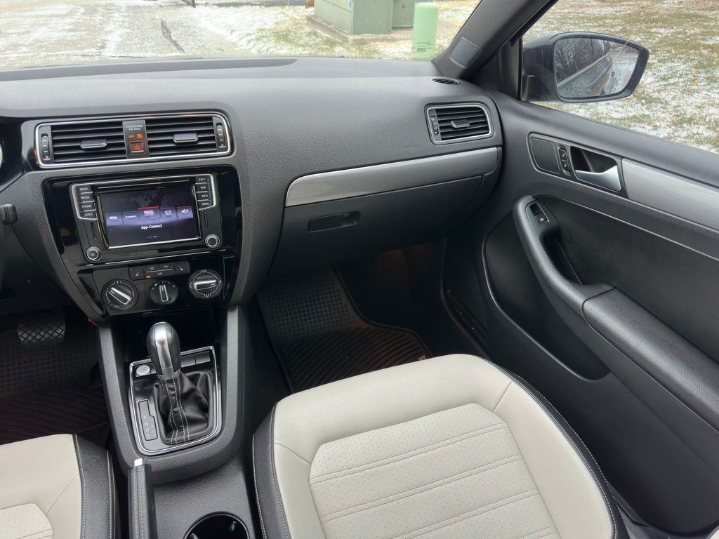 2016 Volkswagen Jetta Image 10