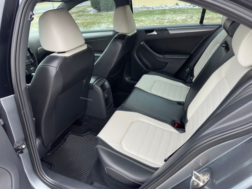 2016 Volkswagen Jetta Image 12