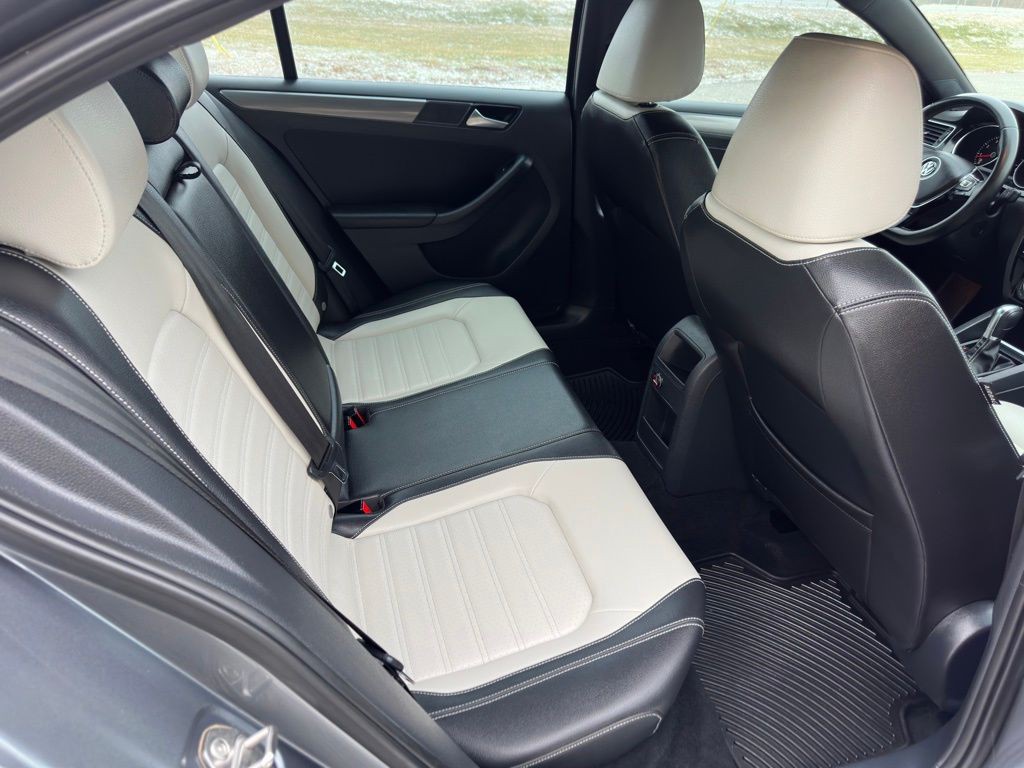 2016 Volkswagen Jetta Image 13