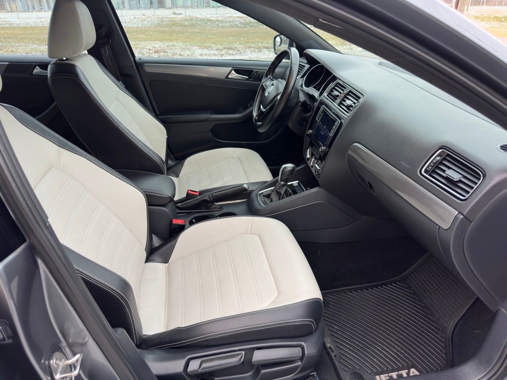 2016 Volkswagen Jetta Image 14