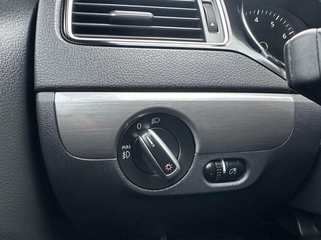 2016 Volkswagen Jetta Image 19