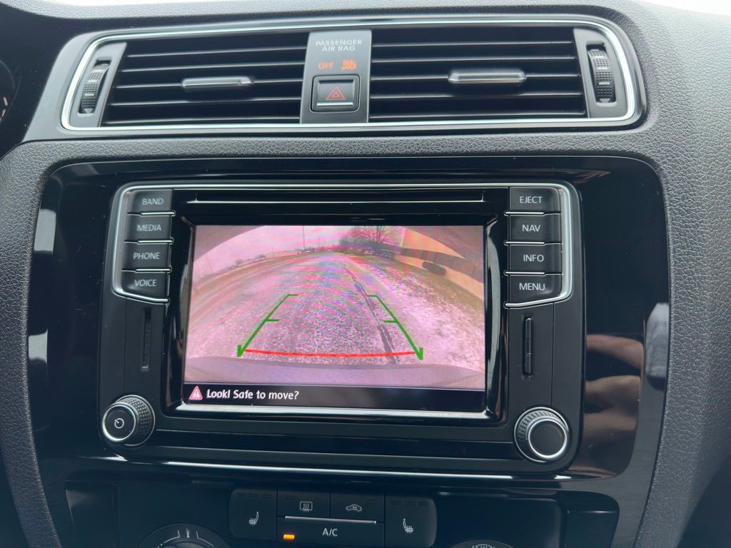 2016 Volkswagen Jetta Image 24