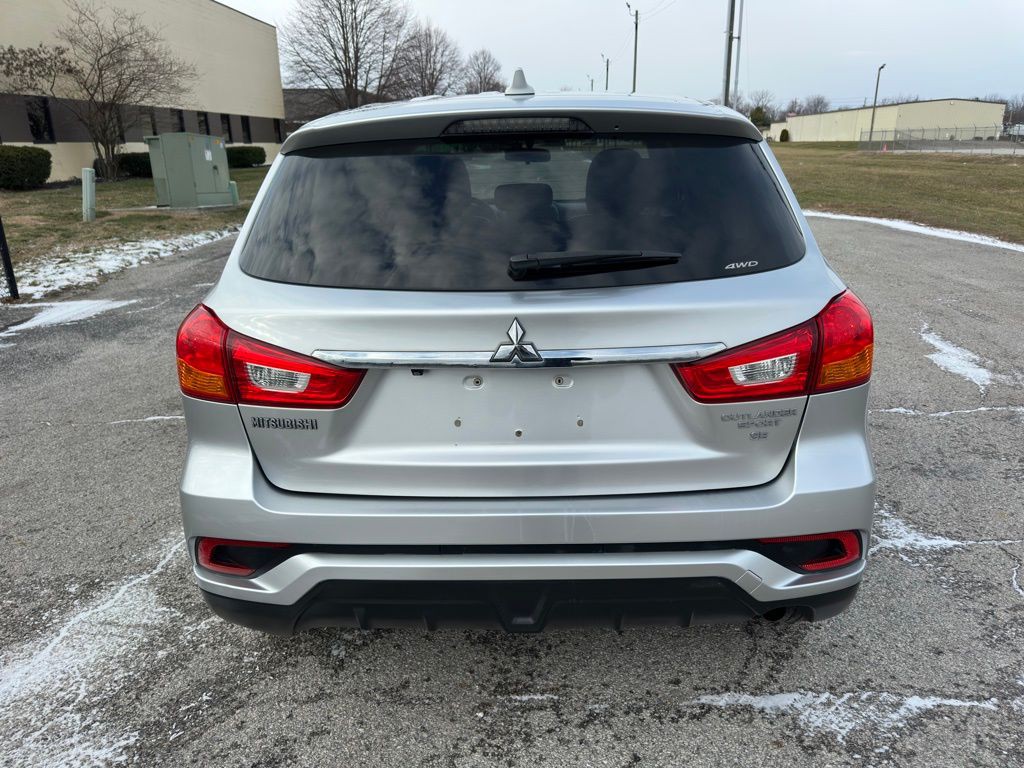 2018 Mitsubishi Outlander Image 5