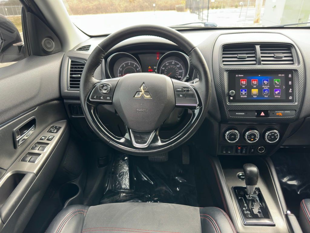 2018 Mitsubishi Outlander Image 8