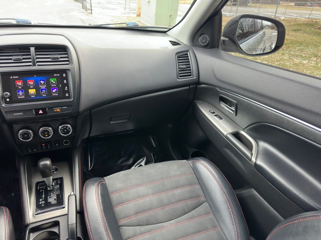 2018 Mitsubishi Outlander Image 9