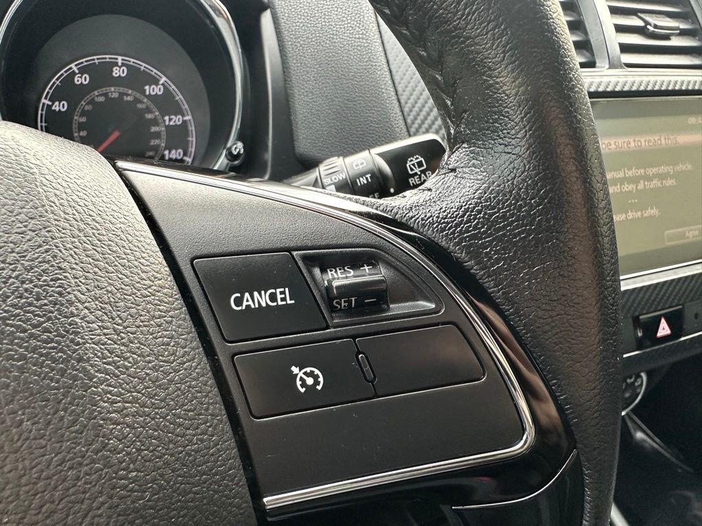 2018 Mitsubishi Outlander Image 17