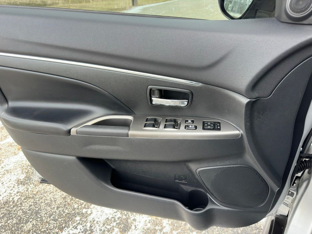 2018 Mitsubishi Outlander Image 26