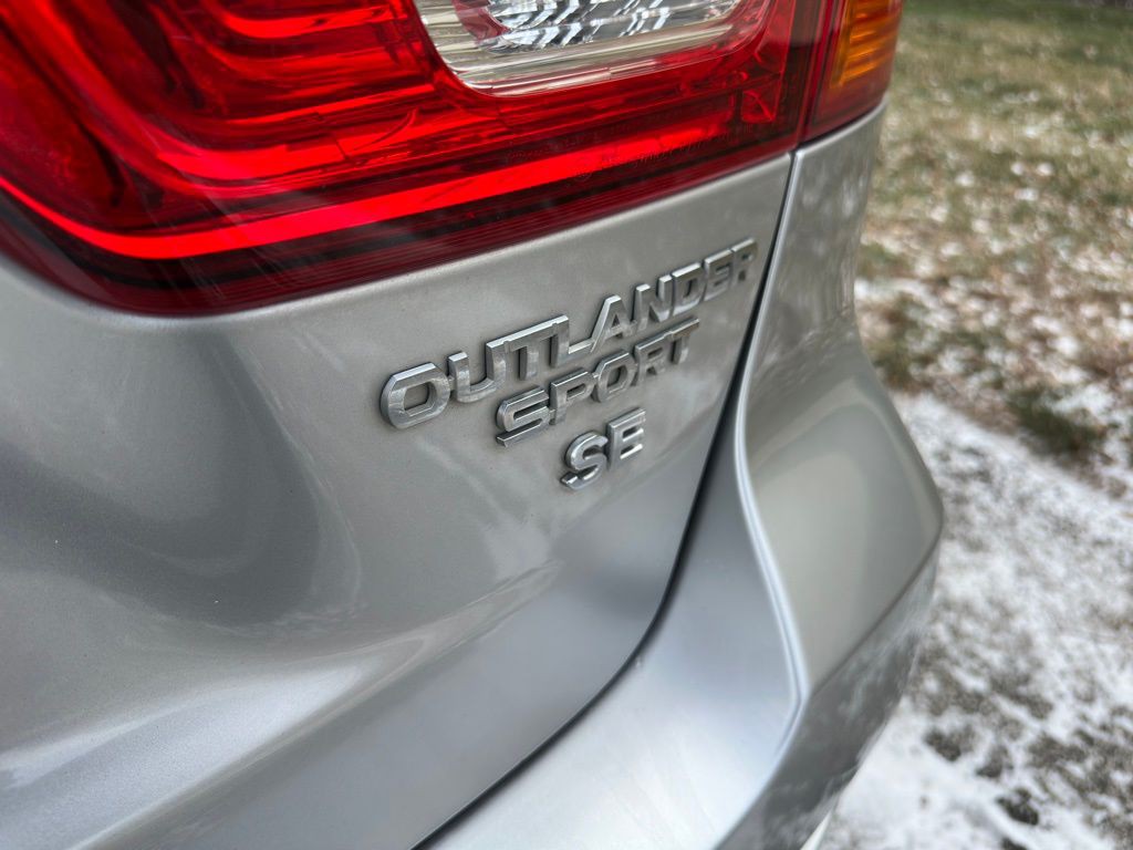 2018 Mitsubishi Outlander Image 28