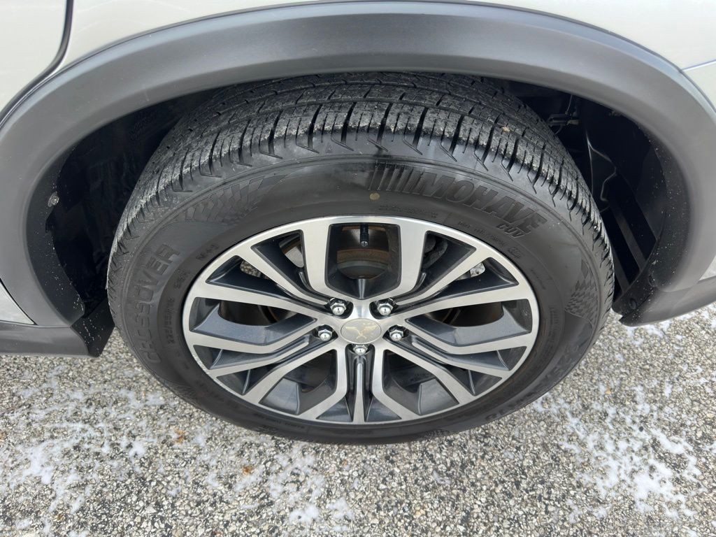 2018 Mitsubishi Outlander Image 32