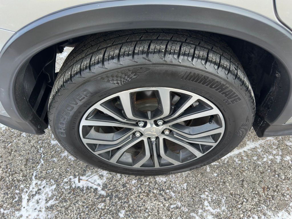 2018 Mitsubishi Outlander Image 33