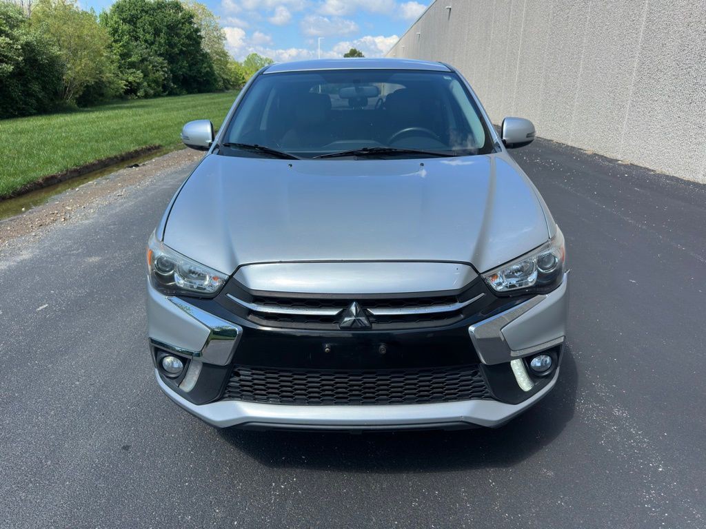 2018 Mitsubishi Outlander Image 2