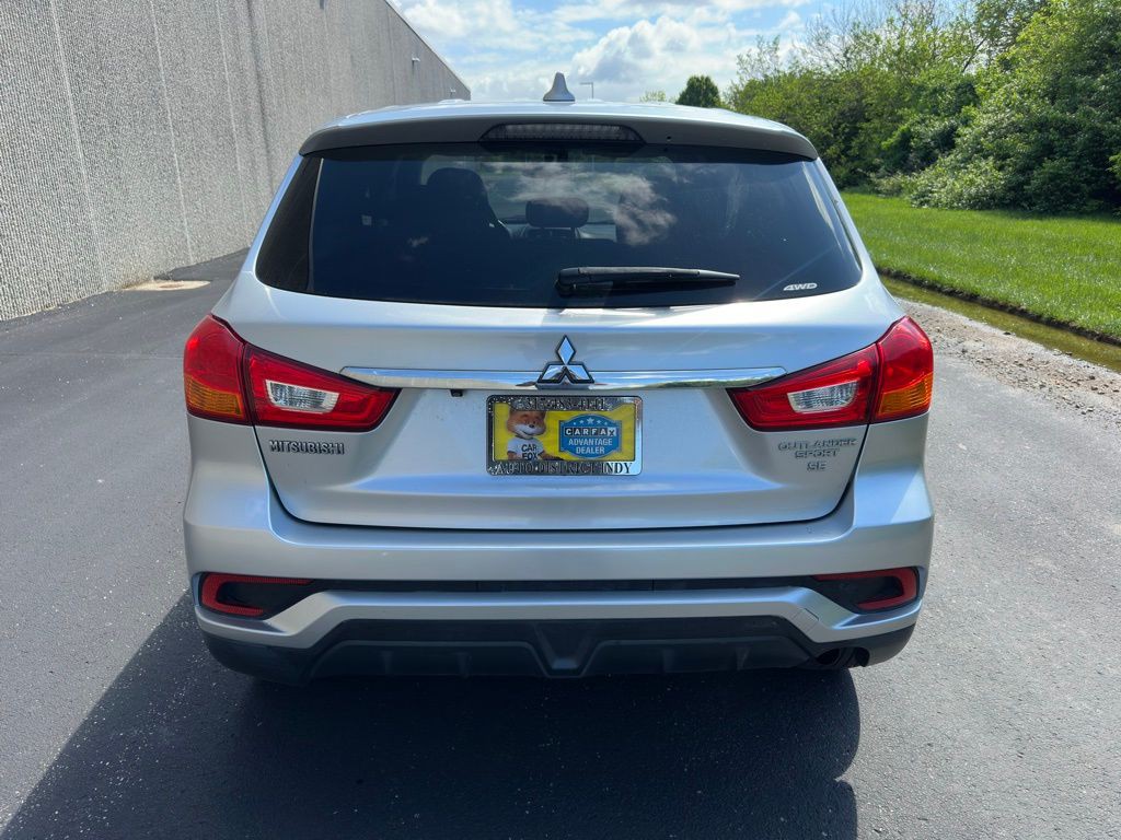2018 Mitsubishi Outlander Image 5