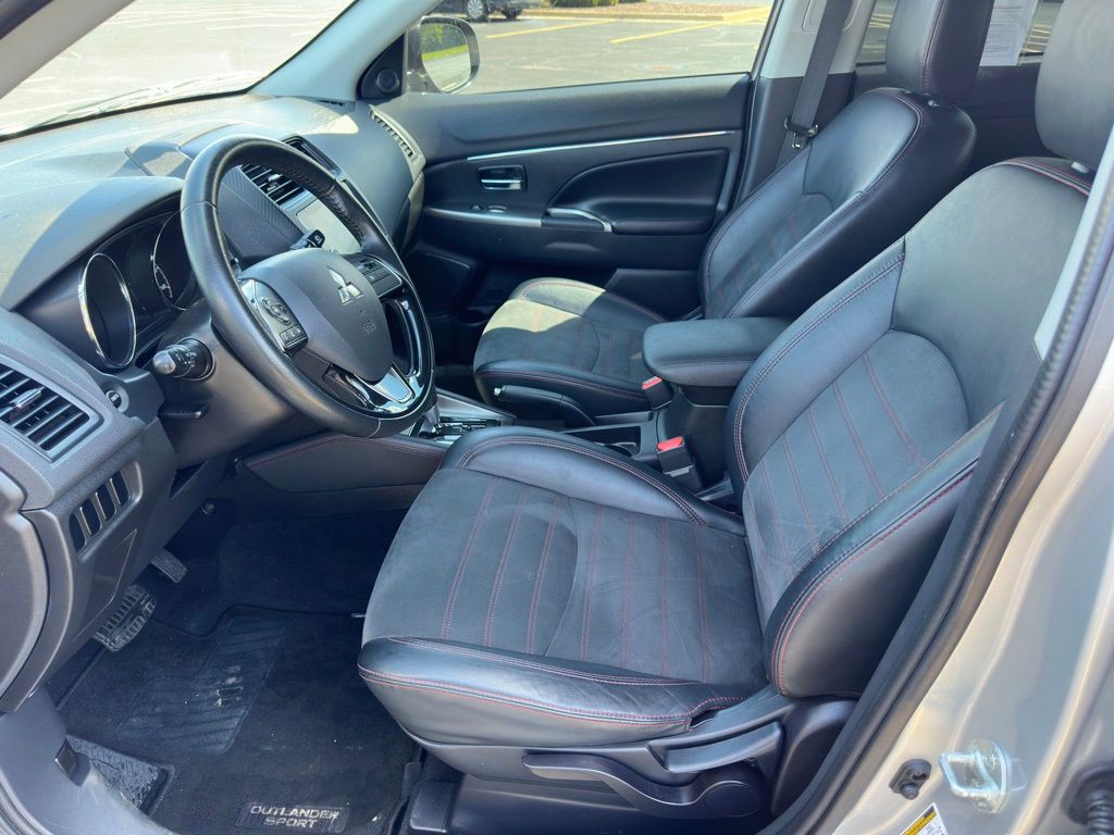 2018 Mitsubishi Outlander Image 10