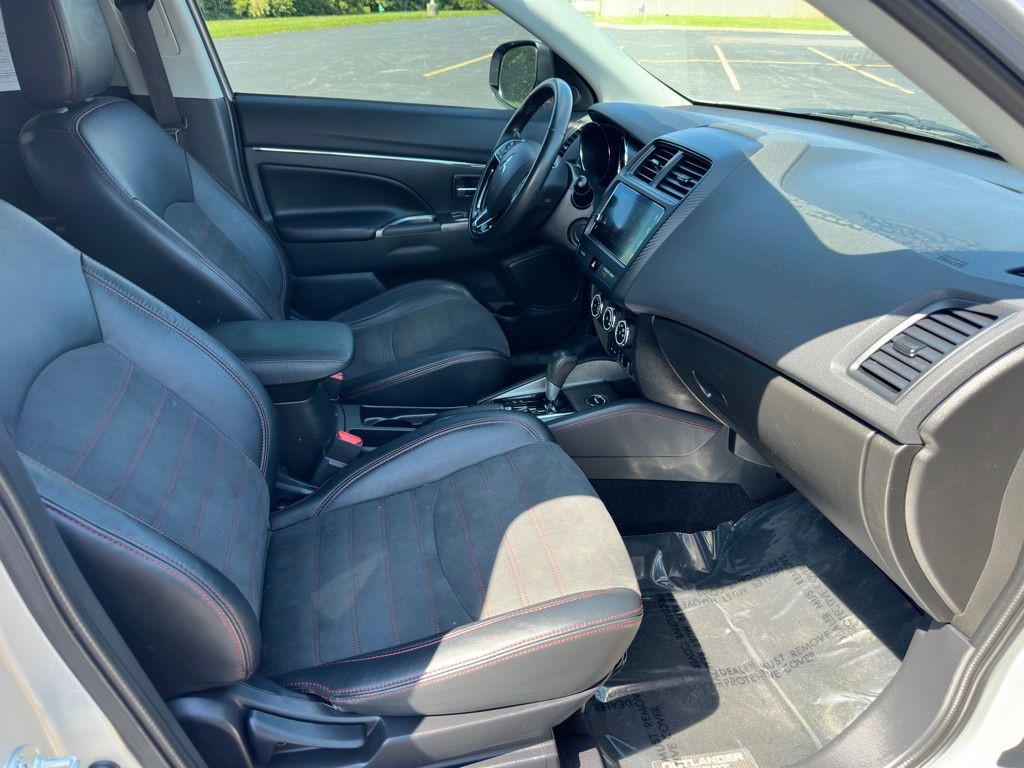 2018 Mitsubishi Outlander Image 14