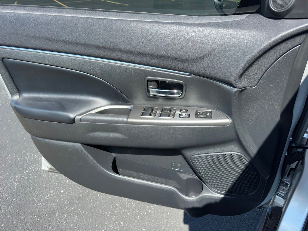 2018 Mitsubishi Outlander Image 29