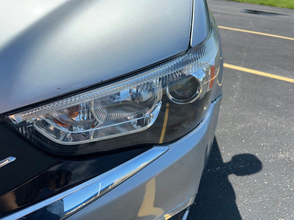 2018 Mitsubishi Outlander Image 32