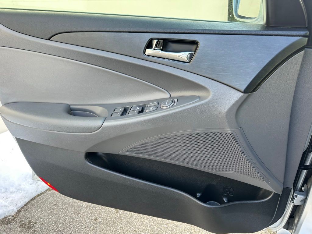 2013 Hyundai Sonata Image 18