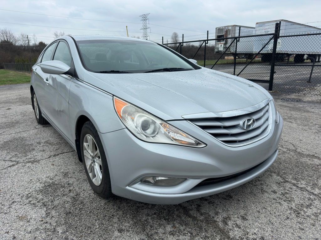 2013 Hyundai Sonata Image 3