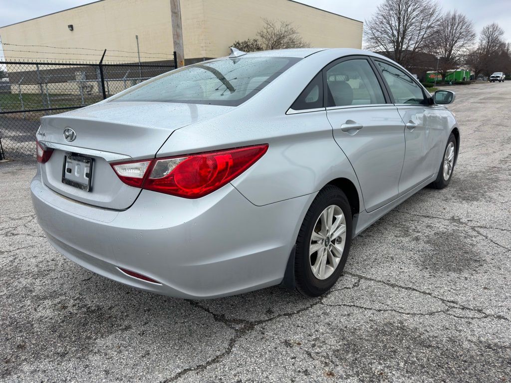 2013 Hyundai Sonata Image 4