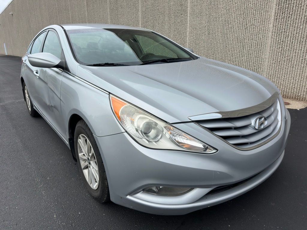 2013 Hyundai Sonata Image 3