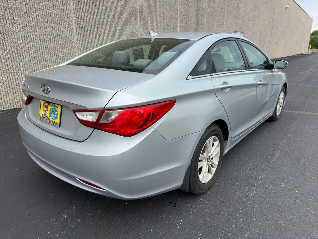 2013 Hyundai Sonata Image 4