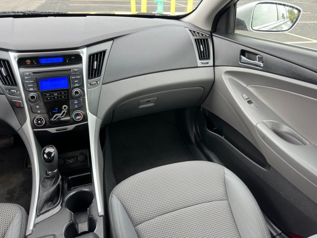 2013 Hyundai Sonata Image 9