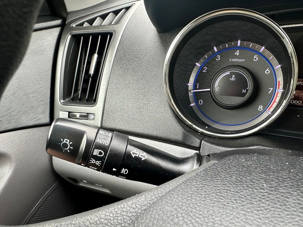 2013 Hyundai Sonata Image 16