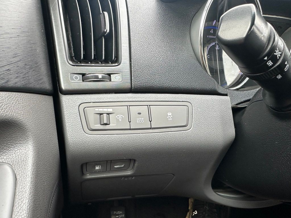 2013 Hyundai Sonata Image 19
