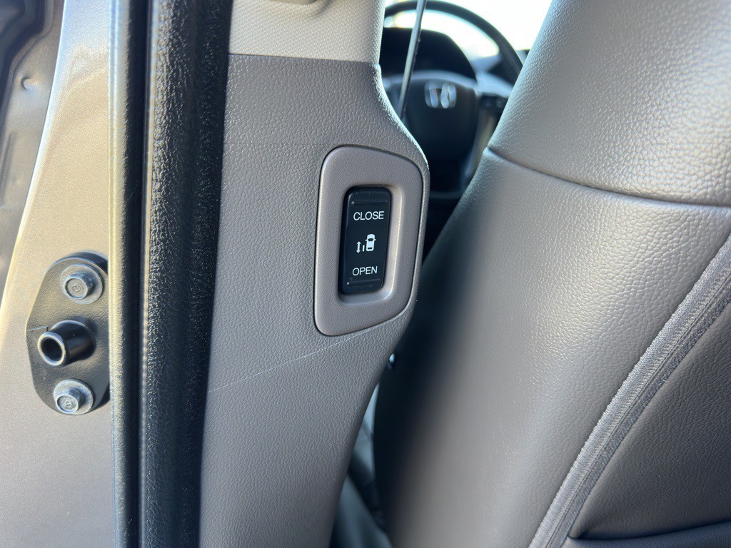 2016 Honda Odyssey Image 32