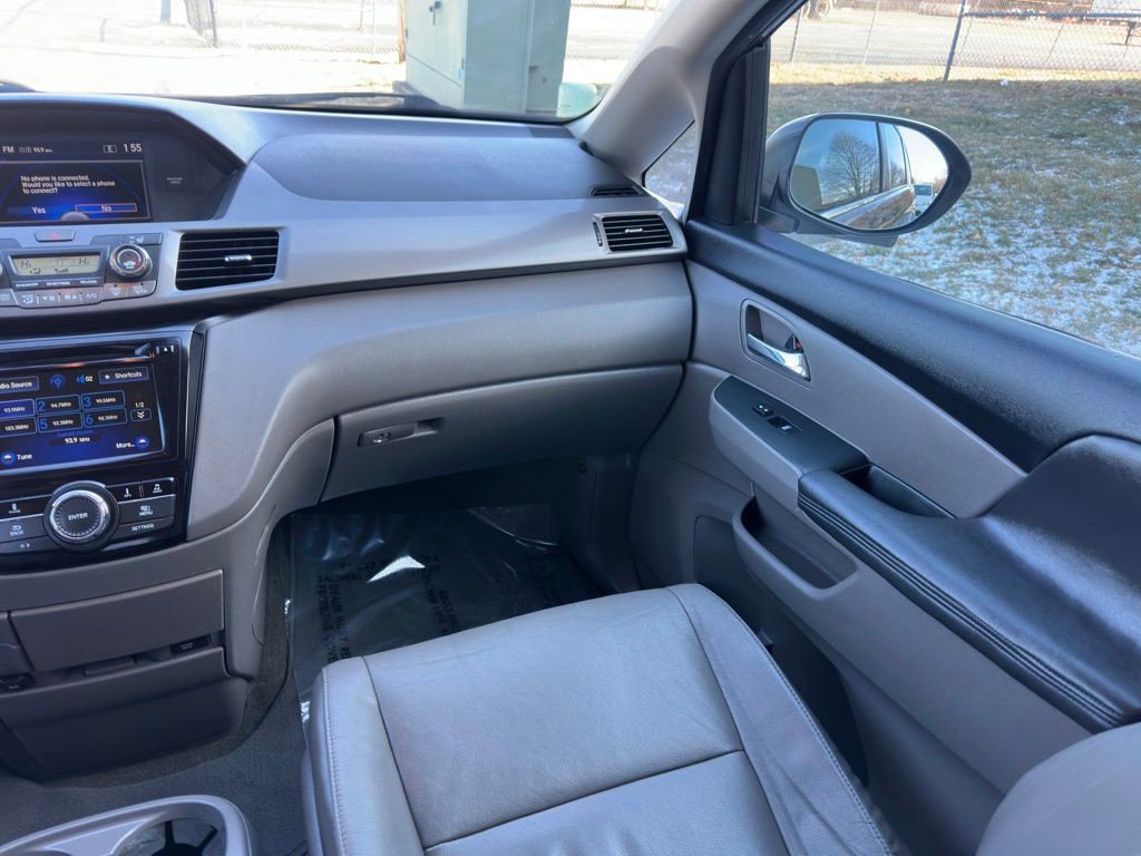 2016 Honda Odyssey Image 9