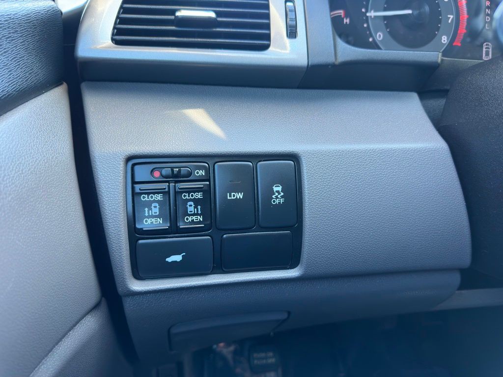 2016 Honda Odyssey Image 18