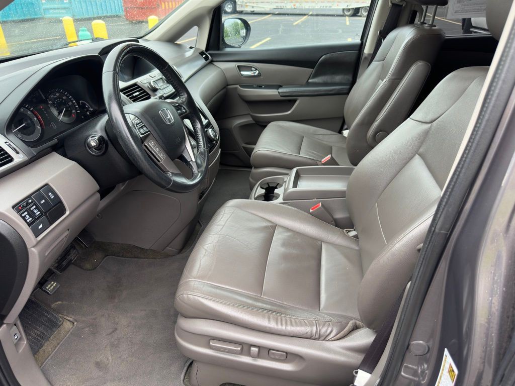 2016 Honda Odyssey Image 10