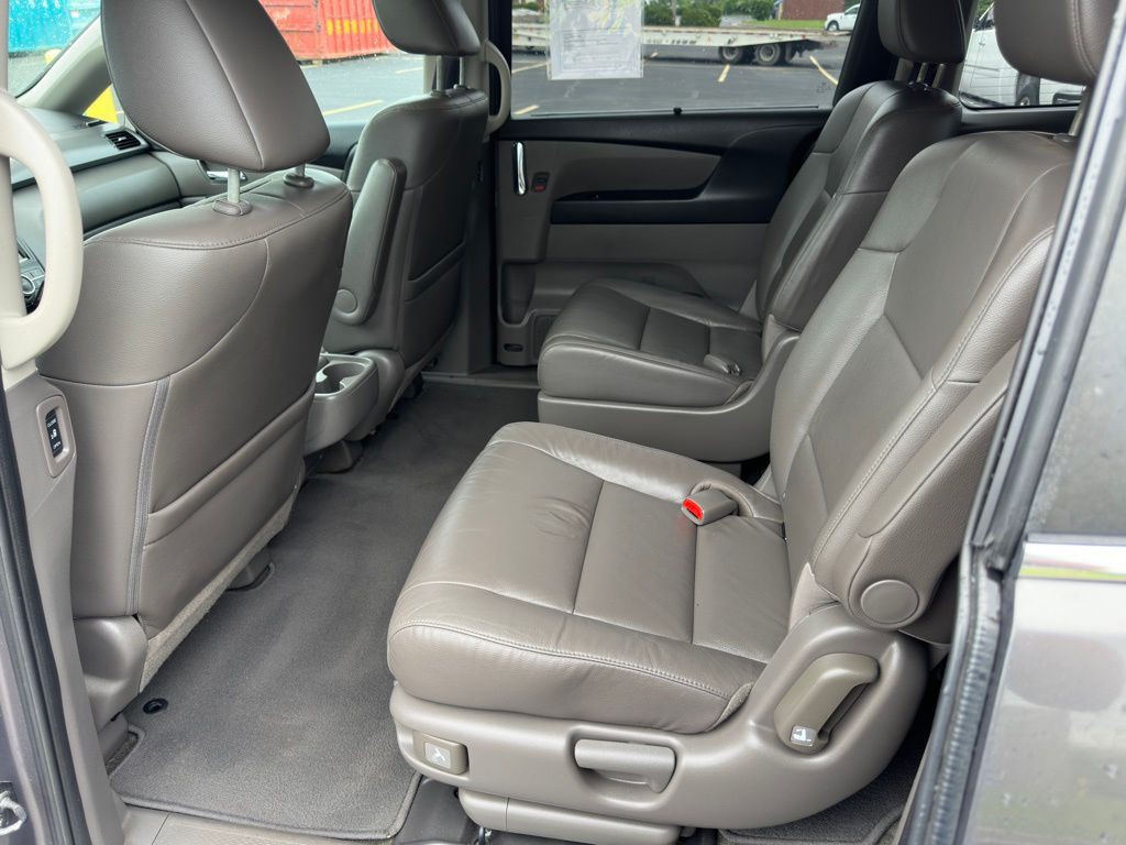 2016 Honda Odyssey Image 11