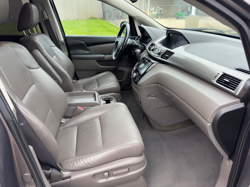2016 Honda Odyssey Image 16