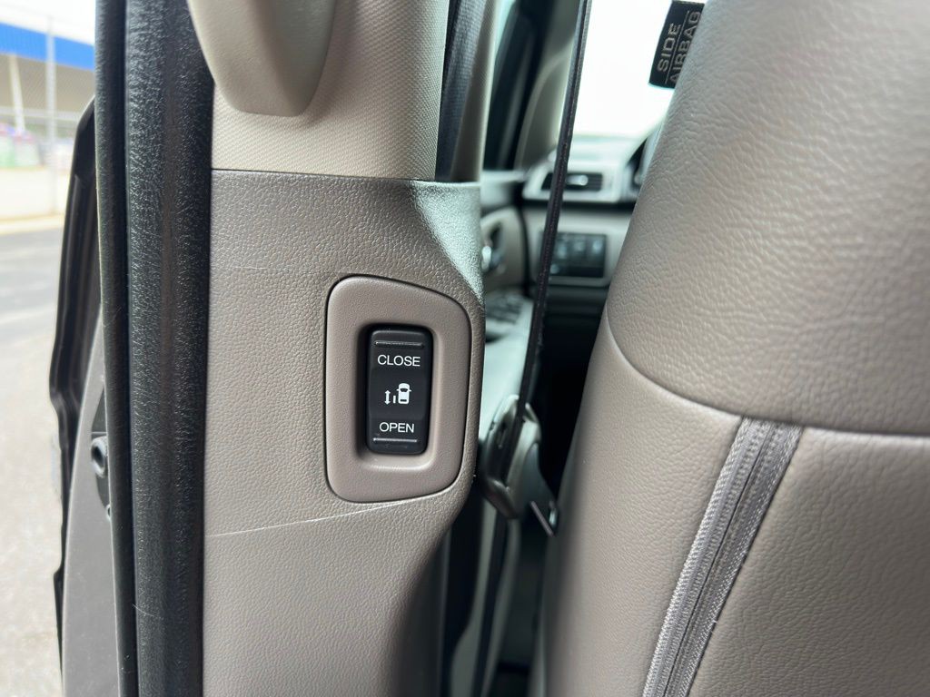 2016 Honda Odyssey Image 34
