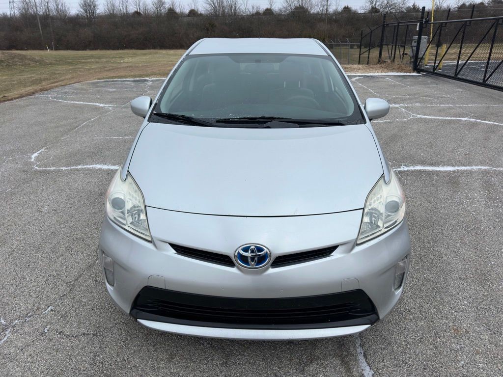 2013 Toyota Prius Image 2