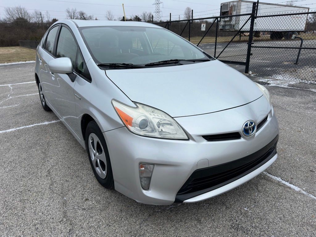 2013 Toyota Prius Image 3